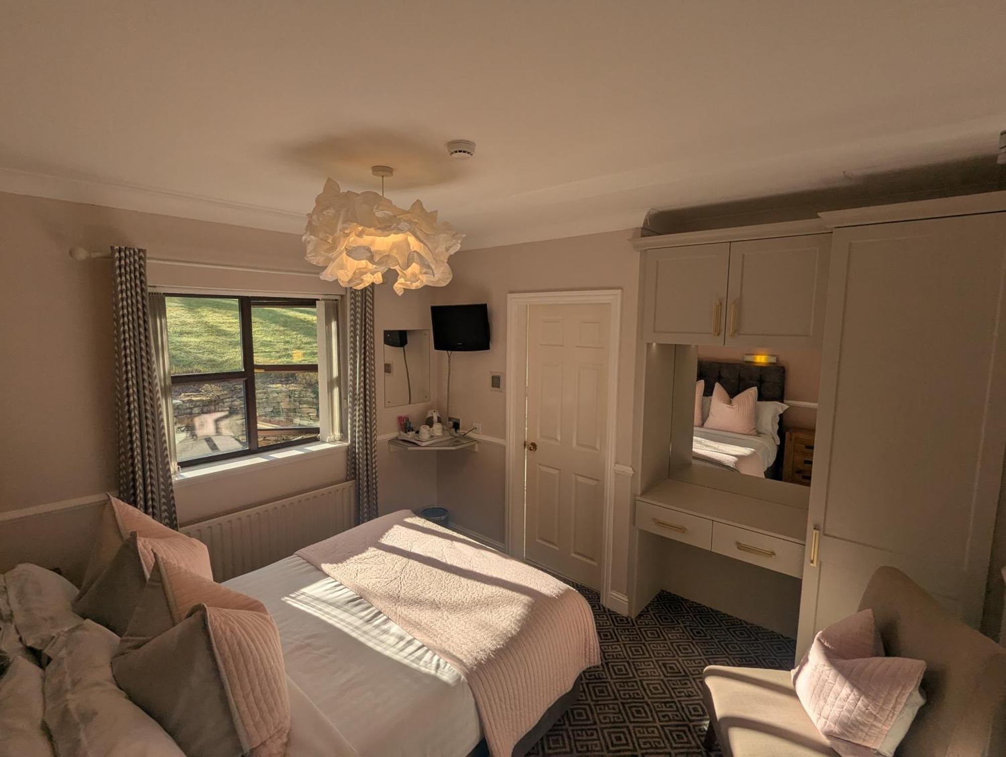 إيننيسكيلن Willowbank House المظهر الخارجي الصورة